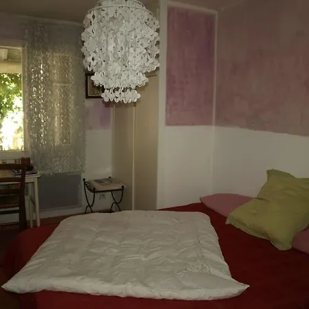 Maison Centre Jardin Et Proche Holiday home *
