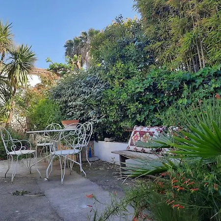 Maison Centre Jardin Et Proche Holiday home